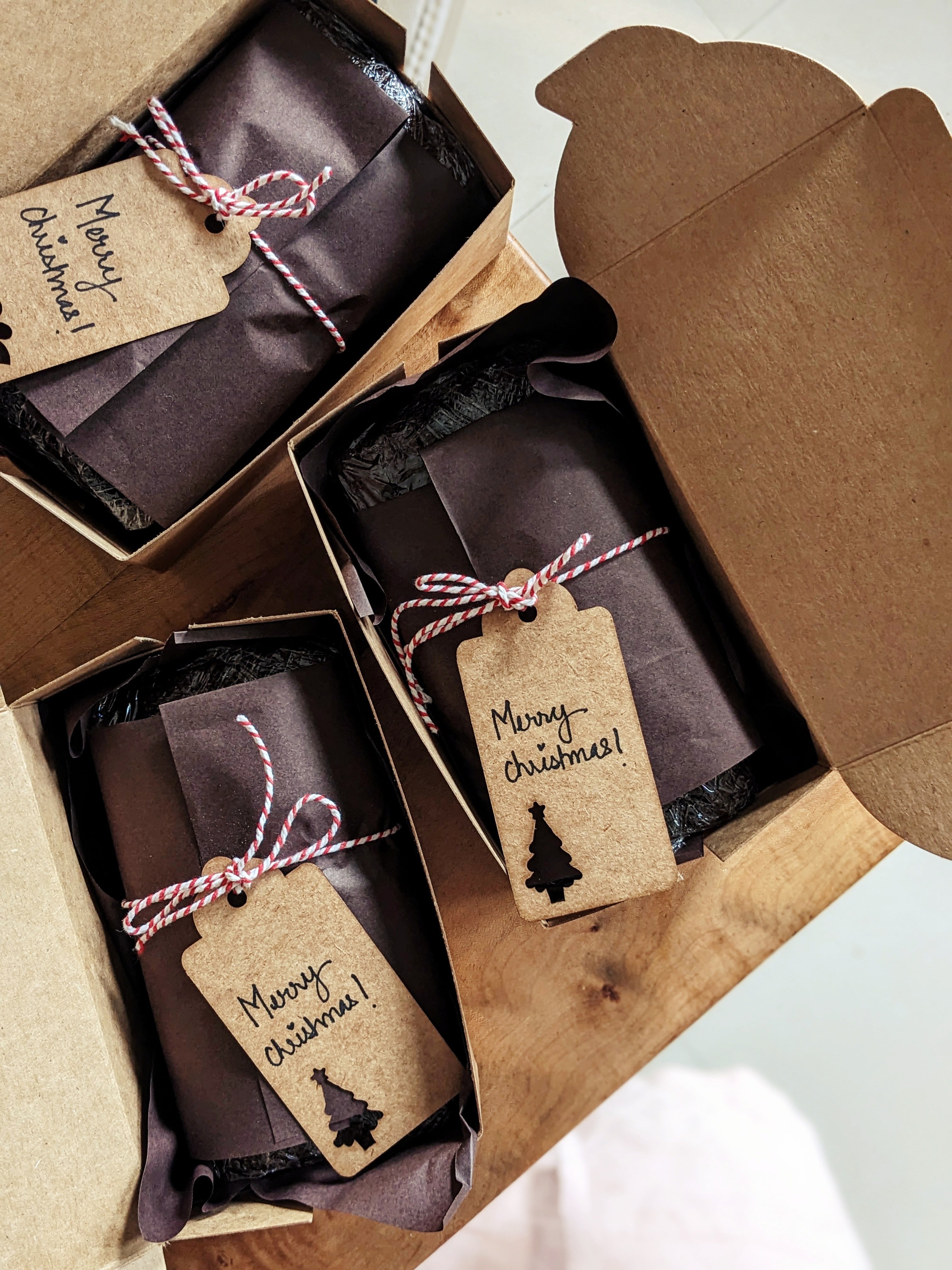 boozy xmas cake gift boxes